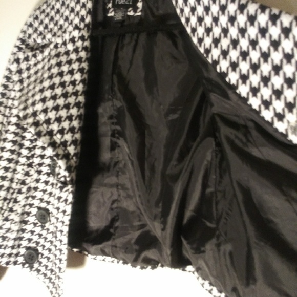 Rue21 jacket - Picture 4 of 4